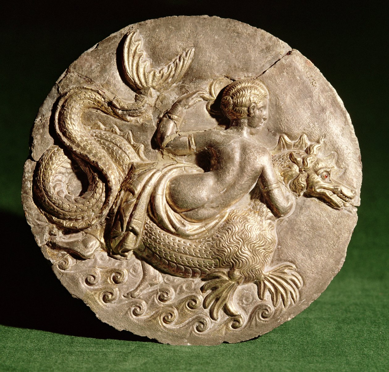 Nereïde op Ketos, van het deksel van een pyxis gevonden in Canosa di Puglia, c.130 v.Chr. door Roman