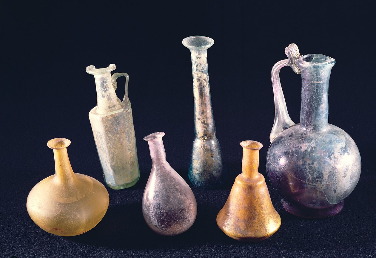 Zes vazen, uit Aquileia door Roman