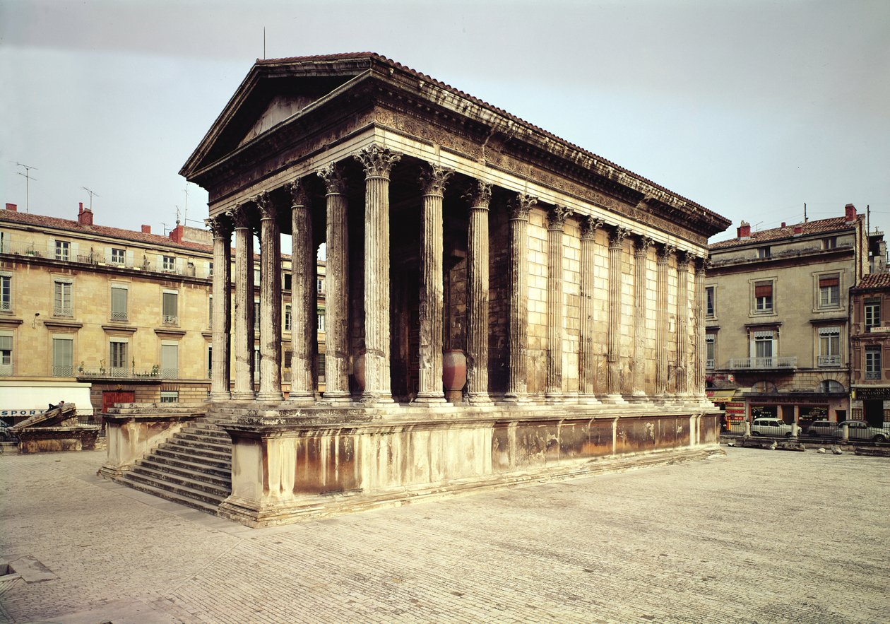 Uitzicht op de Maison Carrée, ca. 19 v.Chr. door Roman