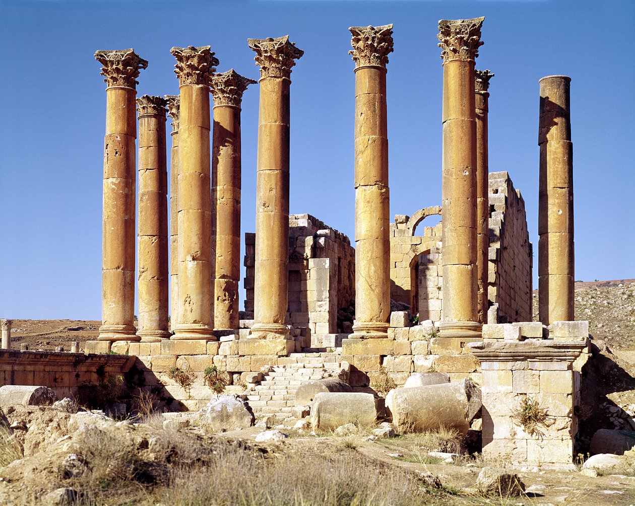 Uitzicht op de Tempel van Artemis, gebouwd ca. 386 AD door Roman