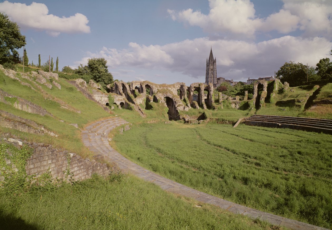 Uitzicht op het amfitheater, gebouwd onder keizer Claudius (41-54 AD) door Roman