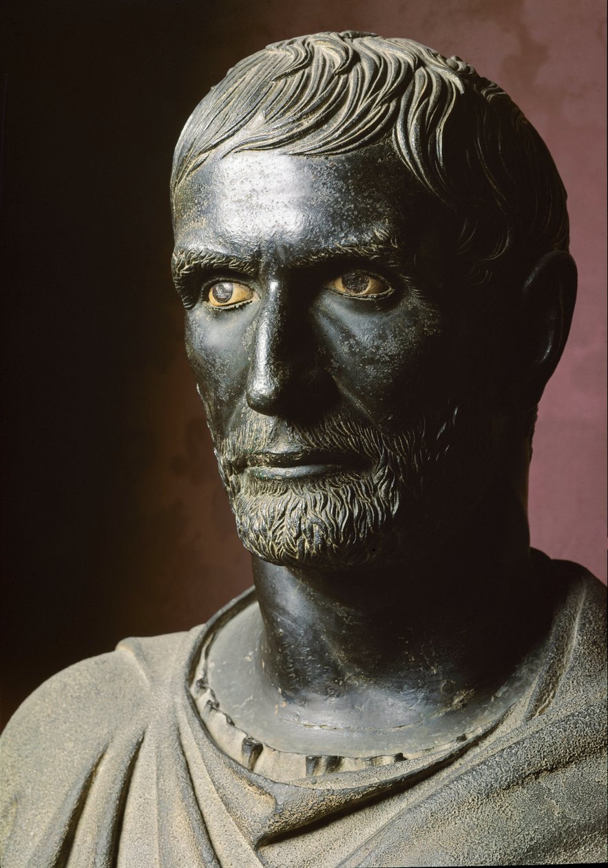 Buste van Brutus (Bruto Capitolino) - Bronzen sculptuur. 300 v.Chr., Dim. 79 cm - Rome, Musei Capitolini, Palazzo dei Conservatori, Sala dei Trionfi door Roman