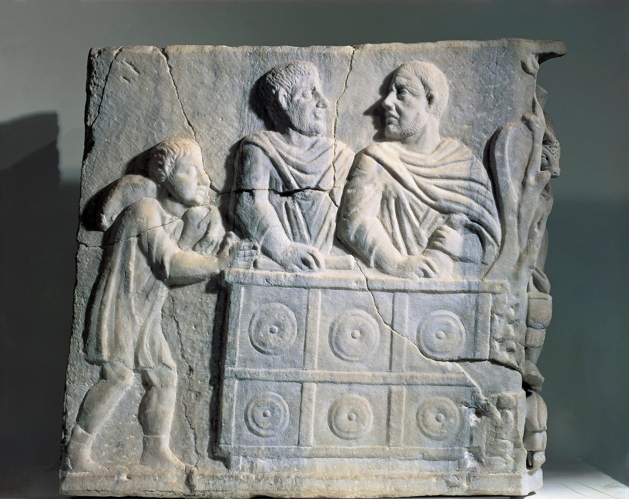 Fragment van sarcofaag met geldwisselaar, uit Rome, Viale del Re door Roman
