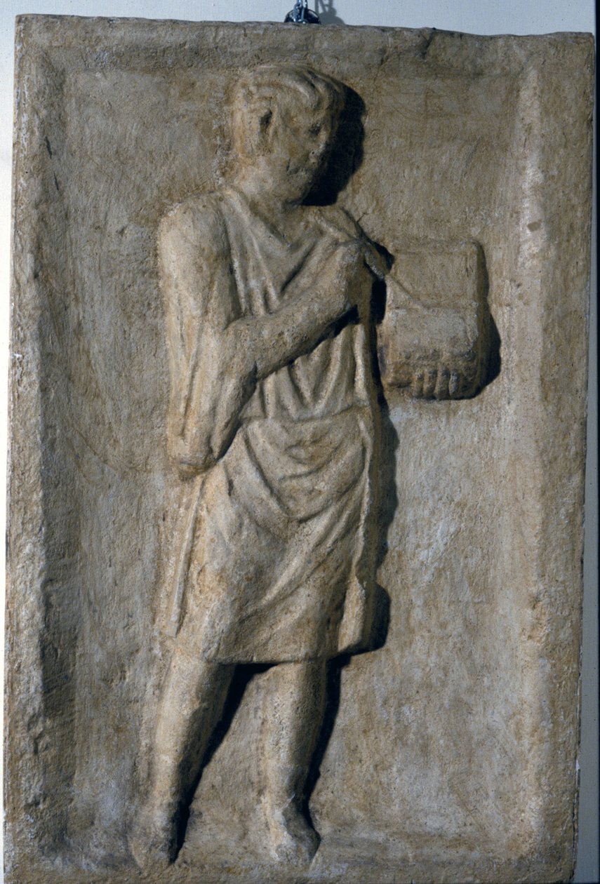 Laag Romeins reliëf uit de 3e eeuw na Christus. Een schrijver door Roman