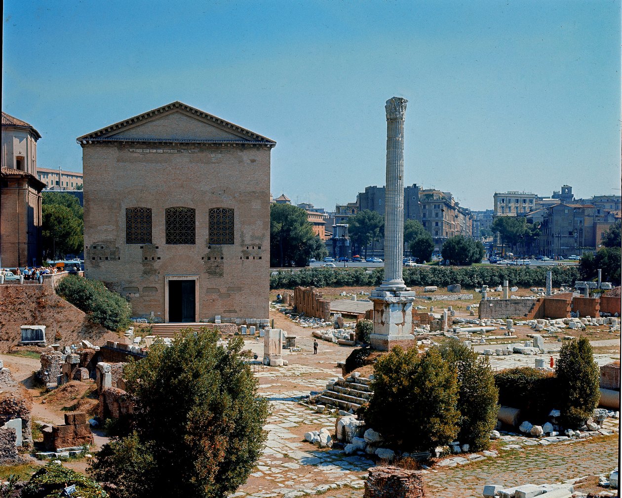 Romeins Forum: uitzicht op de Curia, vergaderplaats van de Senaat door Roman
