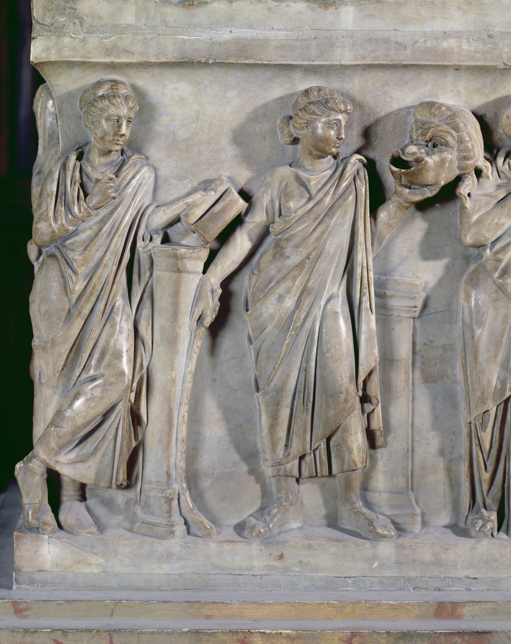 Sarcophagus van de Muzen, detail (Clio en Thalia) door Roman