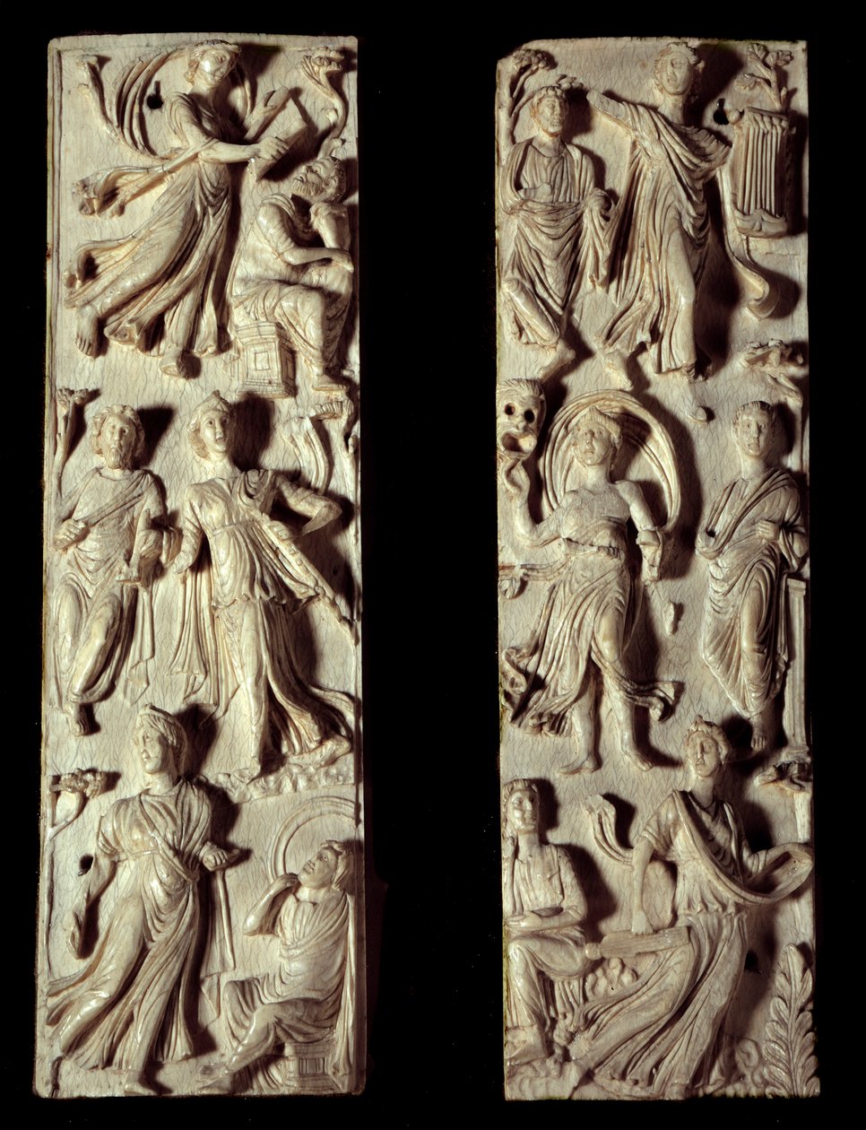 Oud Rome: gesneden ivoren diptiek met zes muzen en zes dichters (of filosofen). 5e eeuw na Christus. Parijs, Louvre Museum door Roman Roman