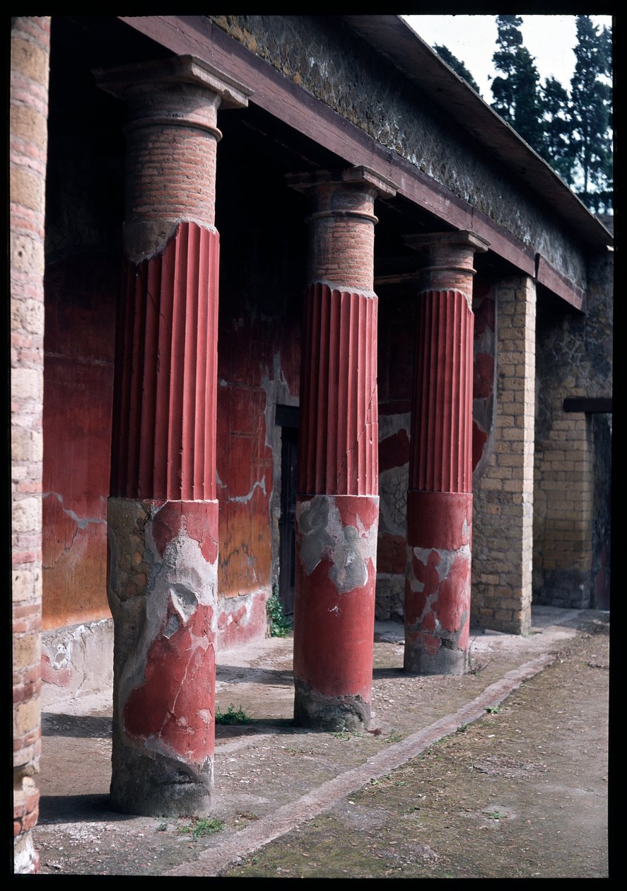 Atrium van Casa Sannitica, 5e eeuw v.Chr.-1e eeuw n.Chr. door Roman Roman