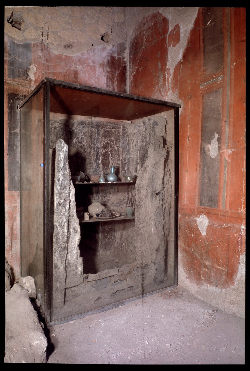 Geverfde kast, Casa a Graticcio, 5e eeuw v.Chr.-1e eeuw n.Chr. door Roman Roman