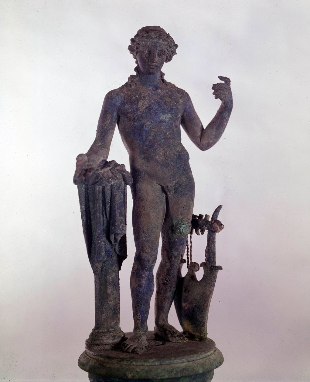 Romeinse kunst: standbeeld van Apollo in brons. Museum van Romeinse Oudheden in Rome door Roman Roman