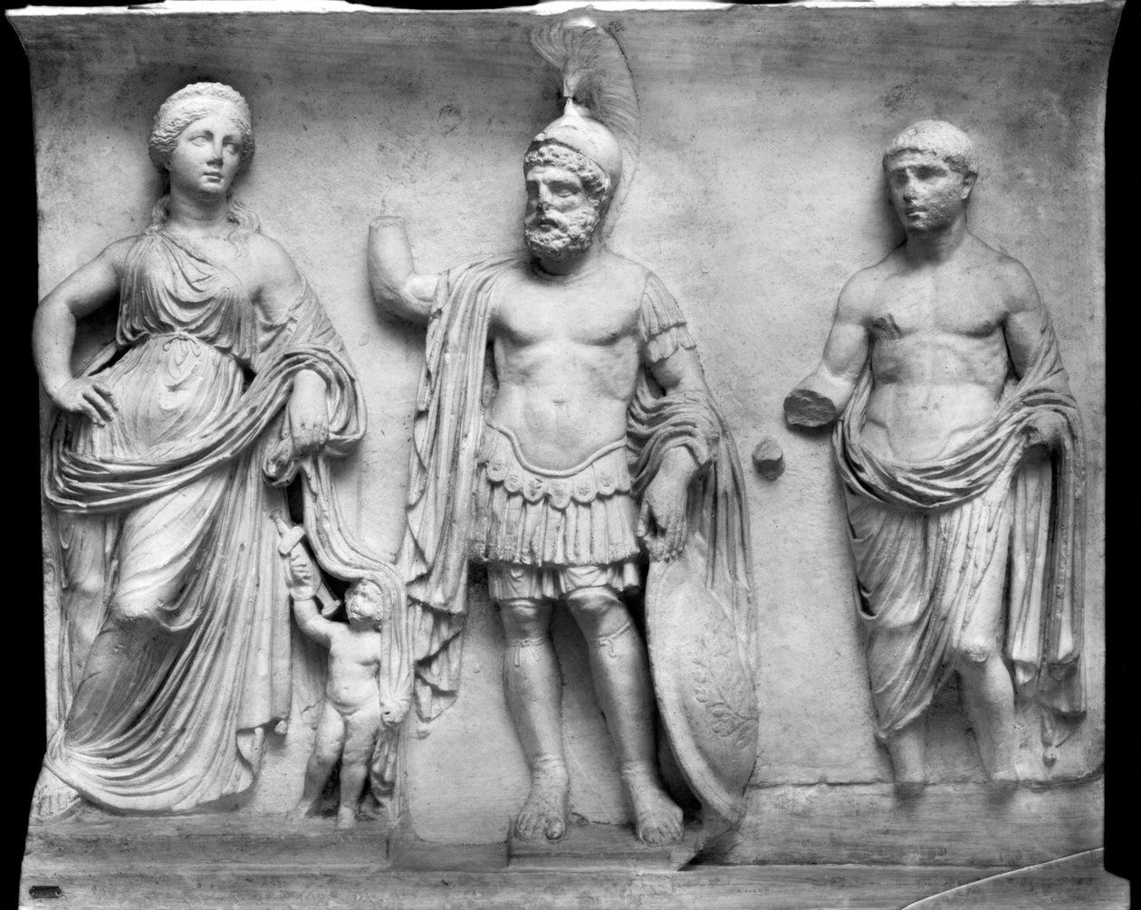 Venus, Mars en Divus Julius door Roman Roman