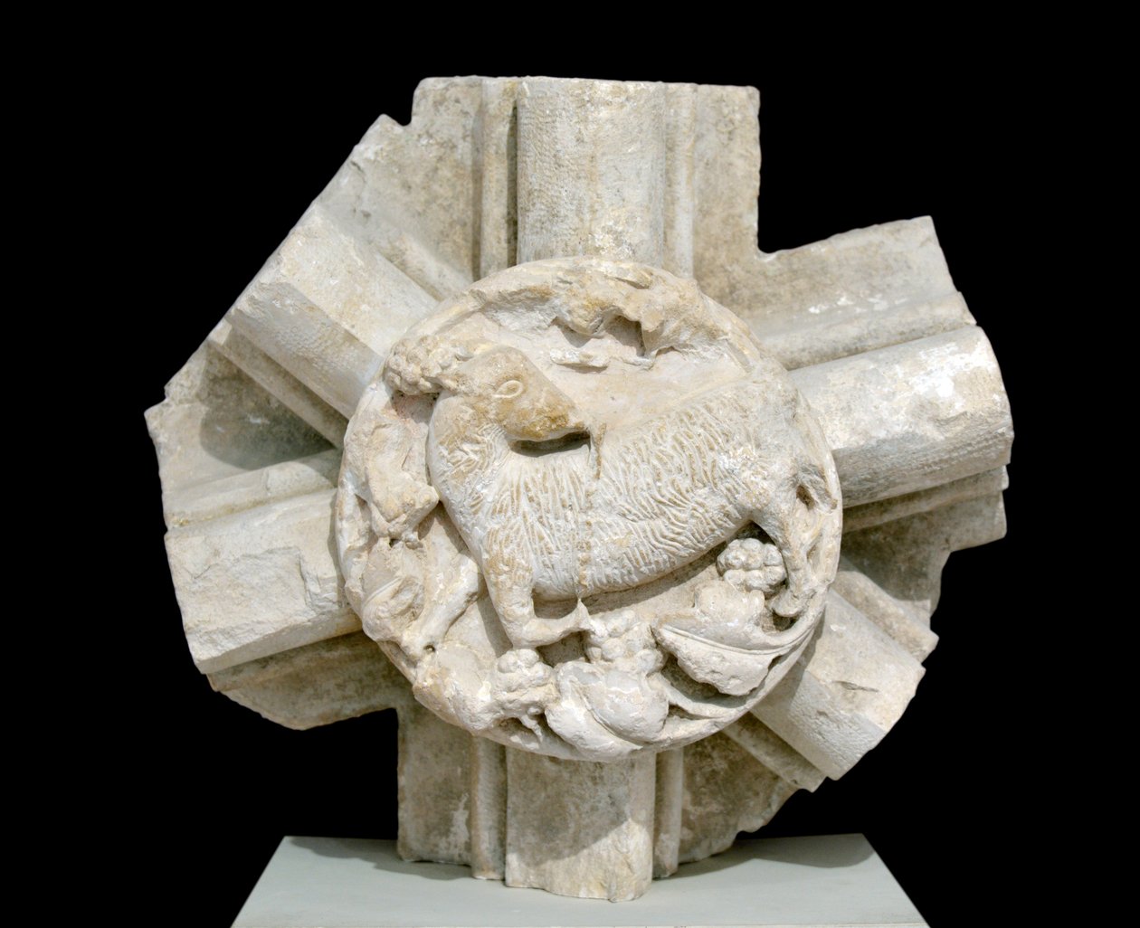 Een lam, gewelf van de Sint-Laurentiuskapel door Romanesque