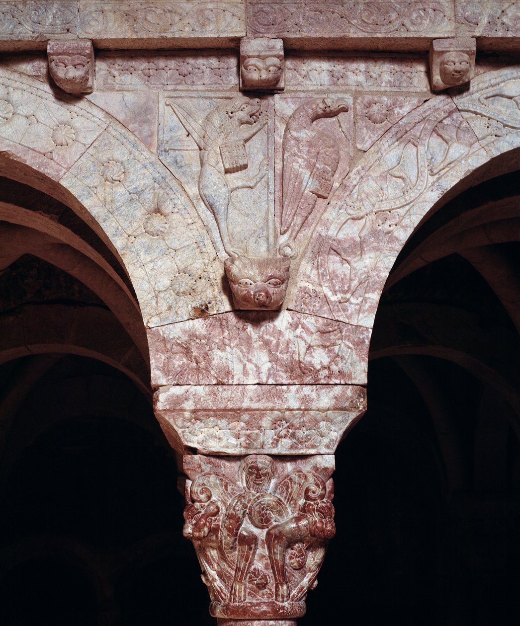(detail) door Romanesque