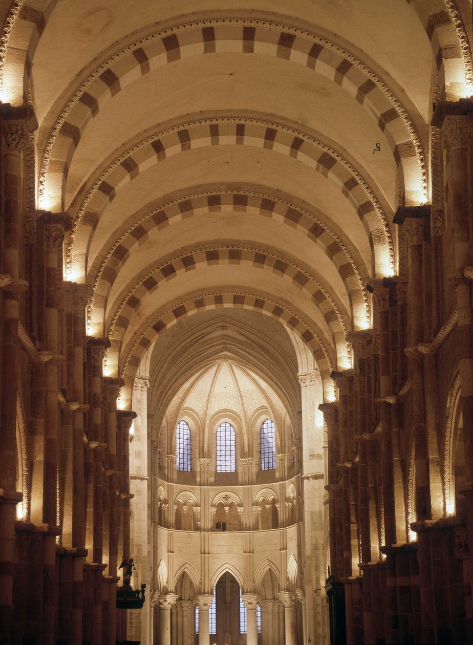 Interieur van de Kathedraal van Vézelay door Romanesque