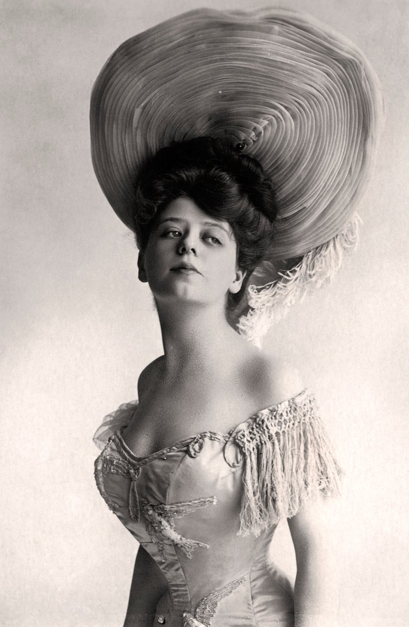 Camille Clifford 1885-1971, Belgische actrice, 1905 door Rotary Photo