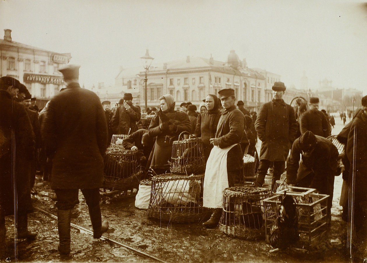 De vogelmarkt op het Trubnayaplein in Moskou door Russian Photographer