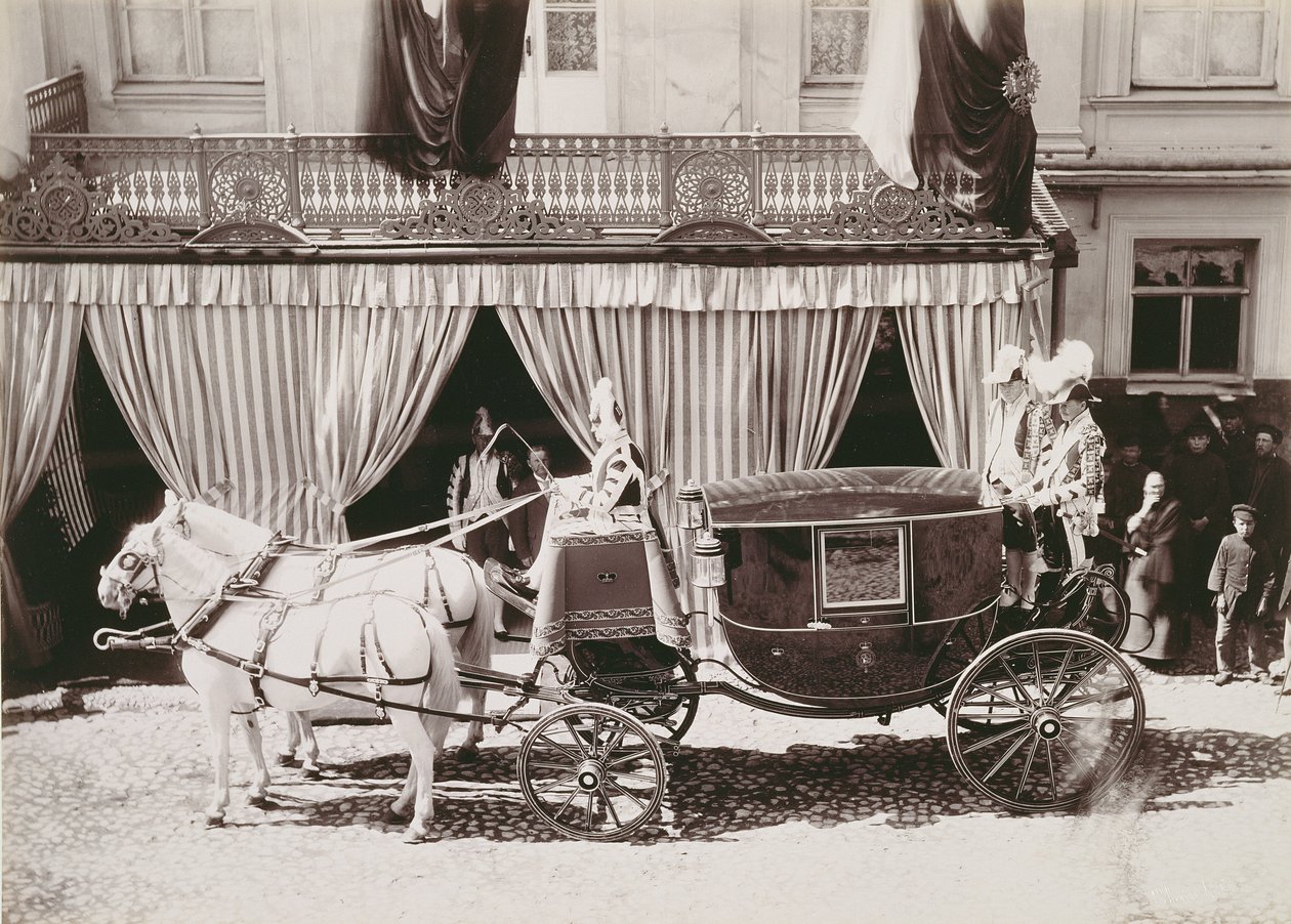 Koets arriveert bij het Huwelijk van Tsaar Nicolaas II (1868-1918) met Prinses Alexandra van Hessen (1872-1918), c.1896 door Russian School