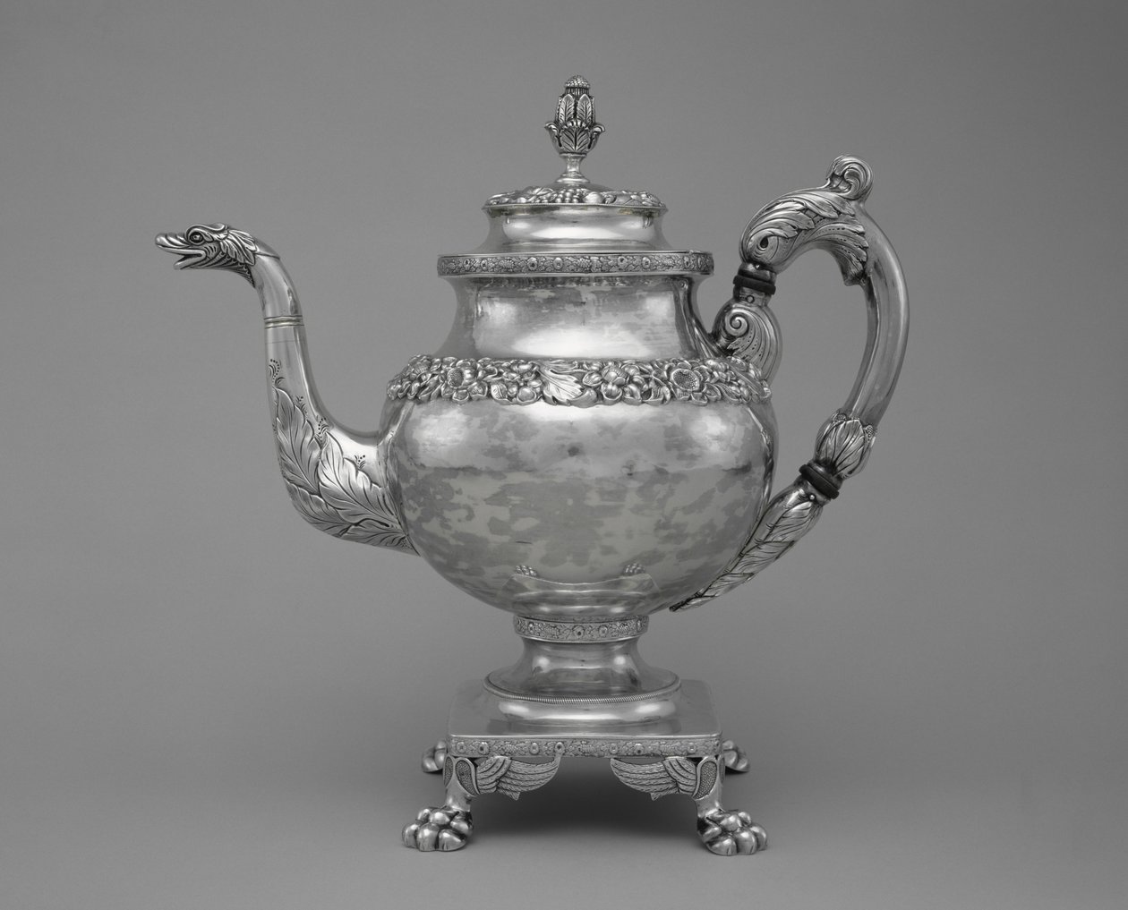 Koffiepot, onderdeel van een thee- en koffieservies door Samuel Kirk