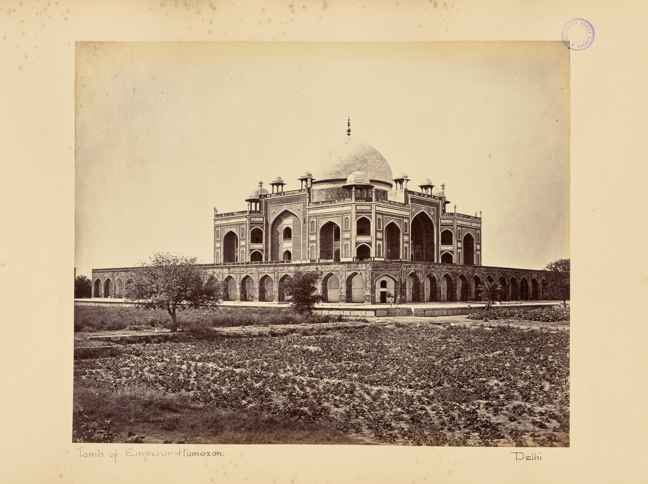 Delhi; het mausoleum van keizer Humayun door Samuel Bourne