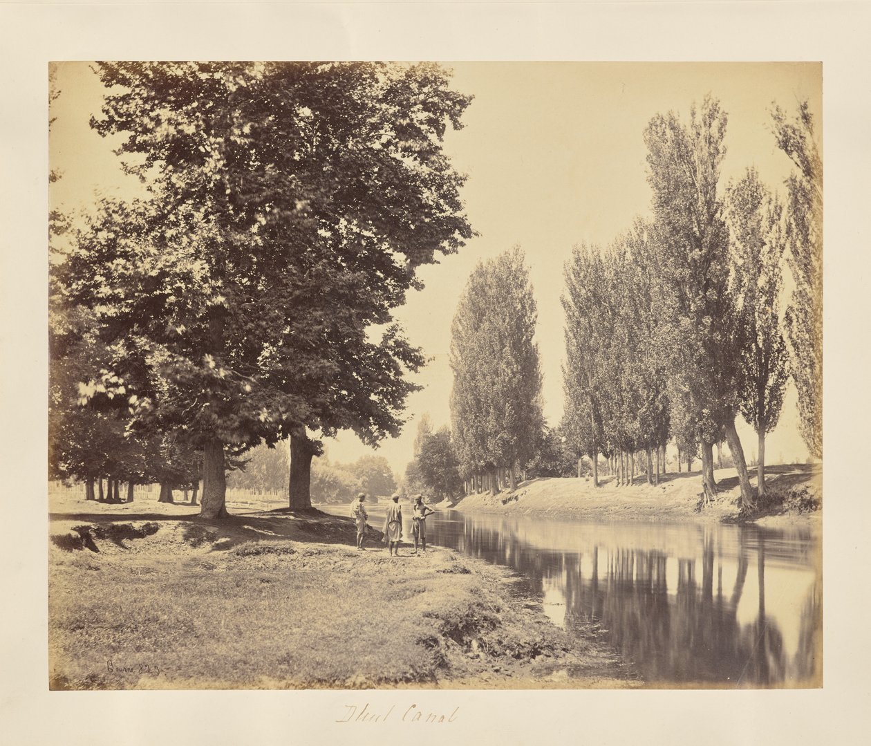 Srinagar; zicht langs het Dhul-kanaal door Samuel Bourne