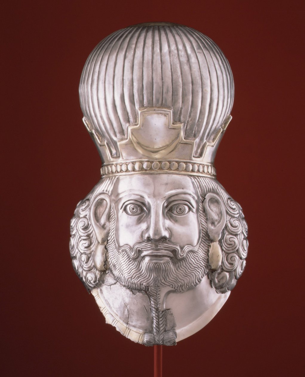 Hoofd van een koning, ca. 4e eeuw (zilver, kwikvergulding) door Sasanian School