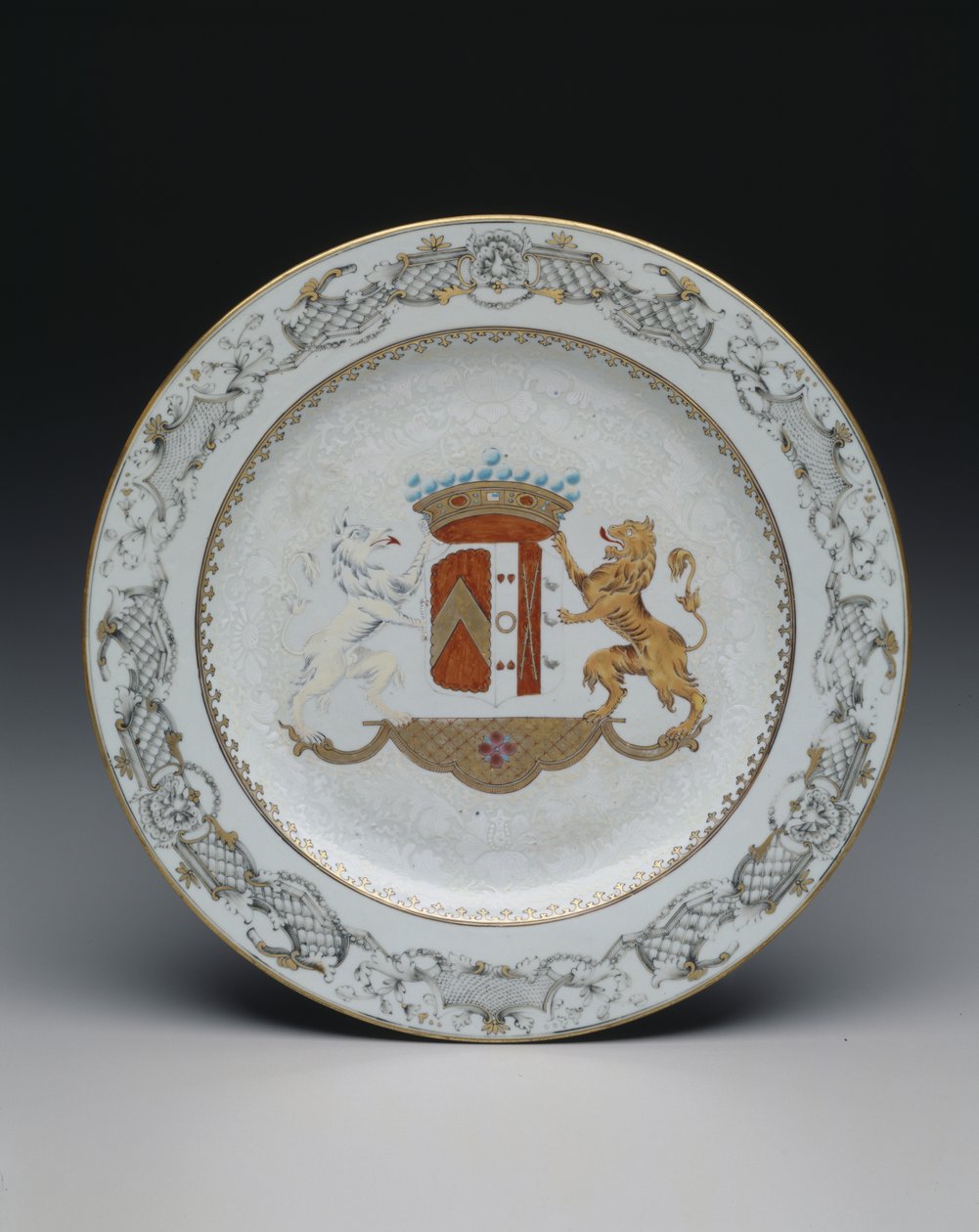 Bord met wapen, ca. 1740 door School Chinese