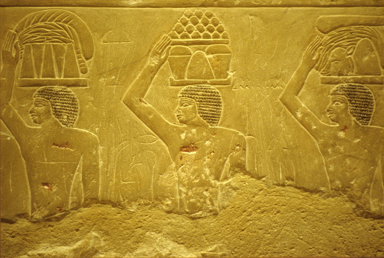 Oud Egypte, Wandgravure/schildering, Mastaba/Graf van Idout, Saqqara, 2323-2150 v.Chr., Dragers met offers door School Egyptian