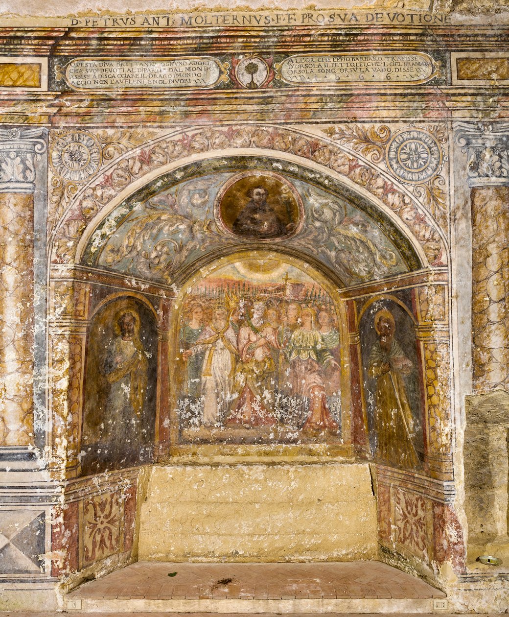 Fresco in de kerk van Santa Maria della Palomba door School Italian