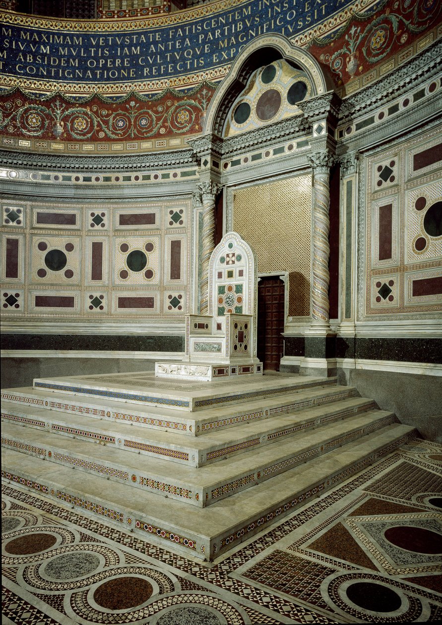Uitzicht op de bisschoppelijke troon in de pauselijke preekstoel van de apsis van de Sint-Jan van Lateranen. Rome door School Italian