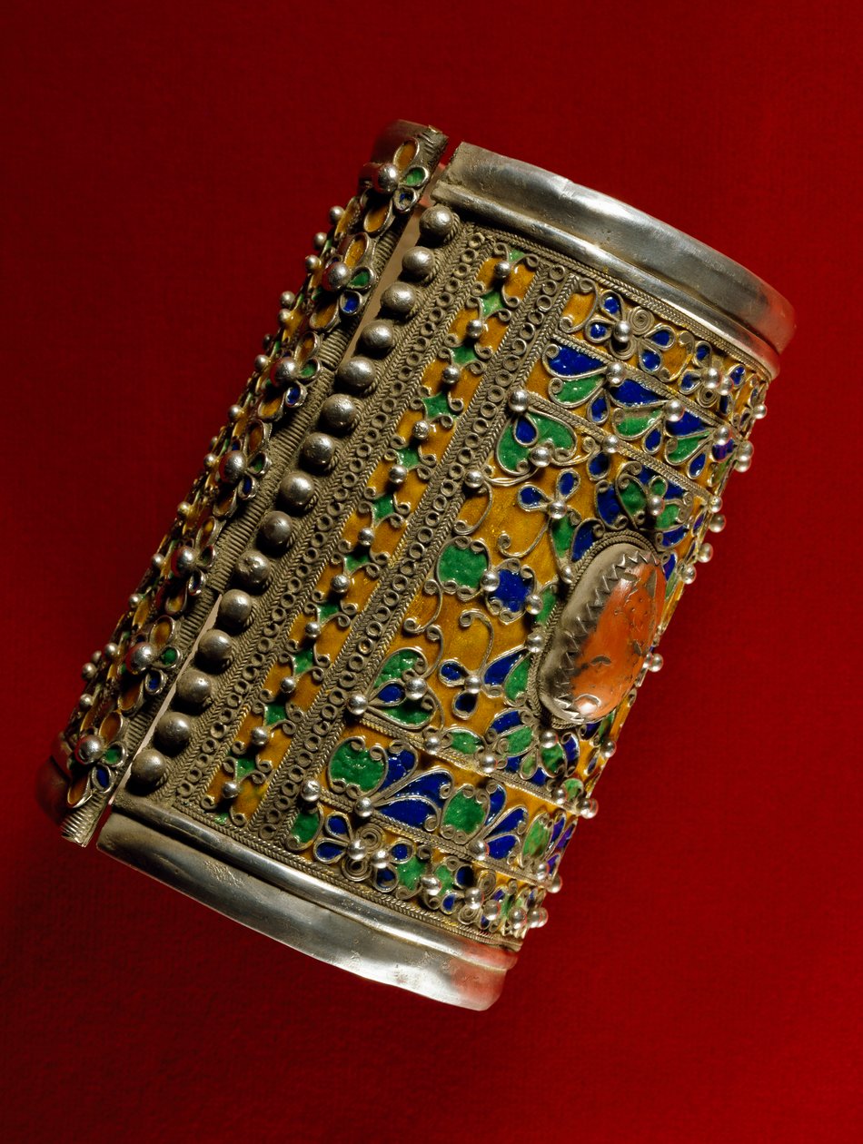 Armband in koraal, zilver en email, Marokko door School Moroccan
