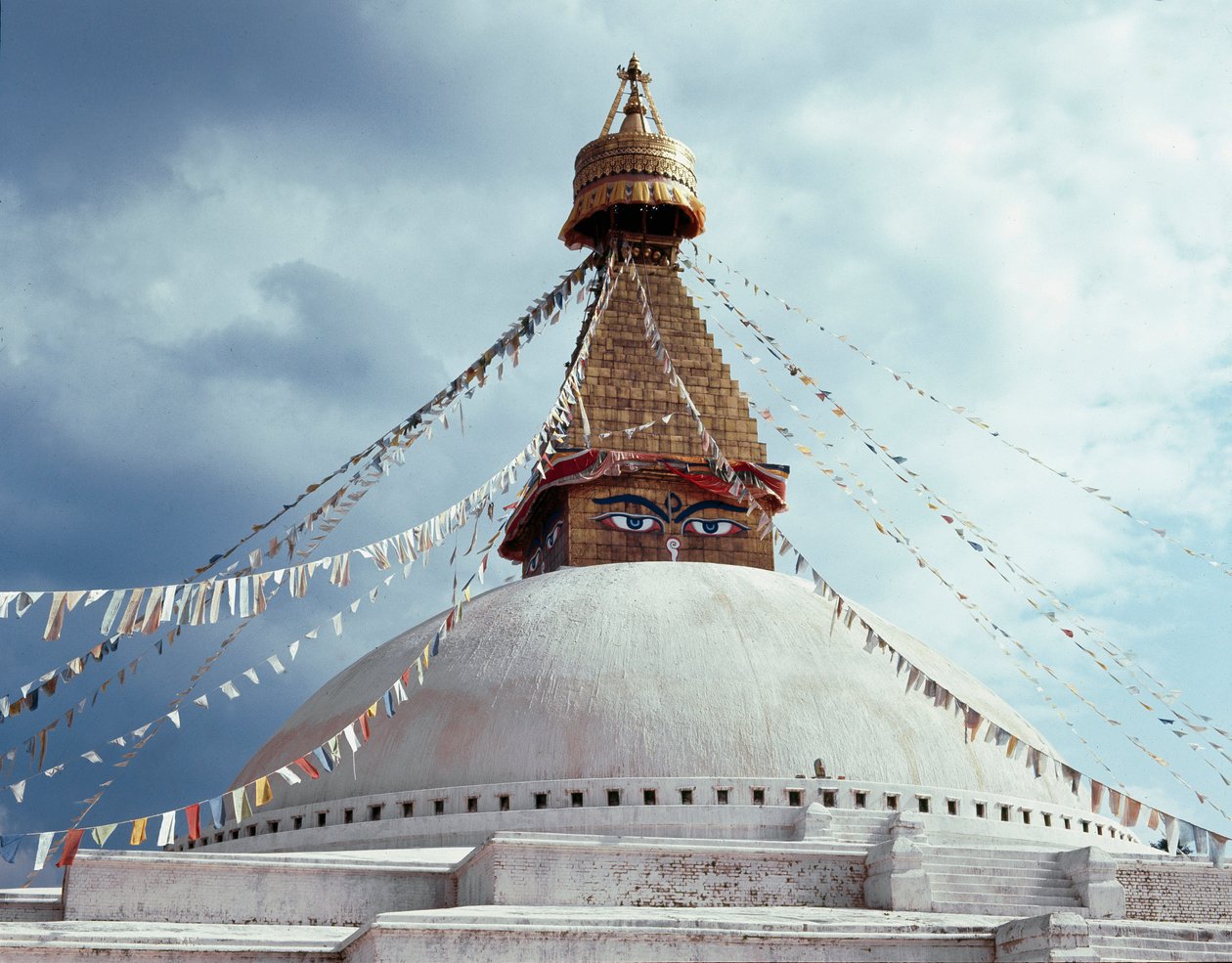 Gezicht op de boeddhistische stoepa, 8e eeuw door School Nepalese