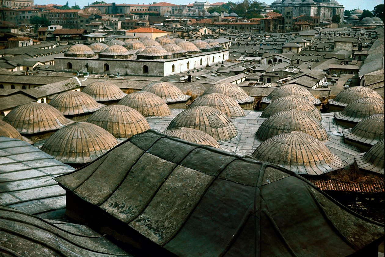 Panoramisch uitzicht op Istanbul, met koepels van de Grote Bazaar door School Ottoman