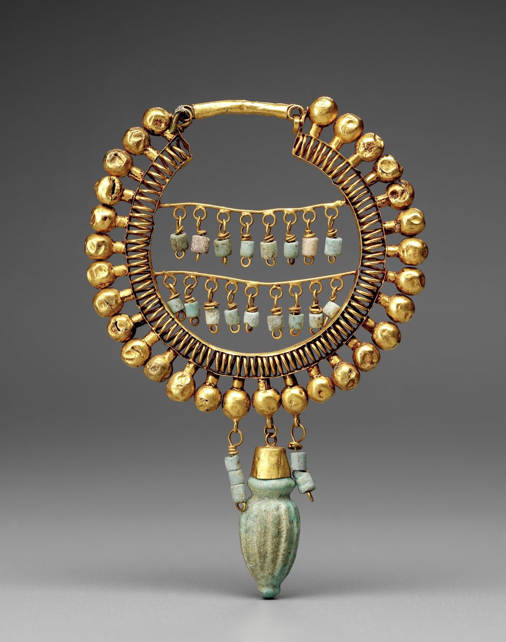 Oorbellen, 550-330 v.Chr. (goud en faience) door School Persian