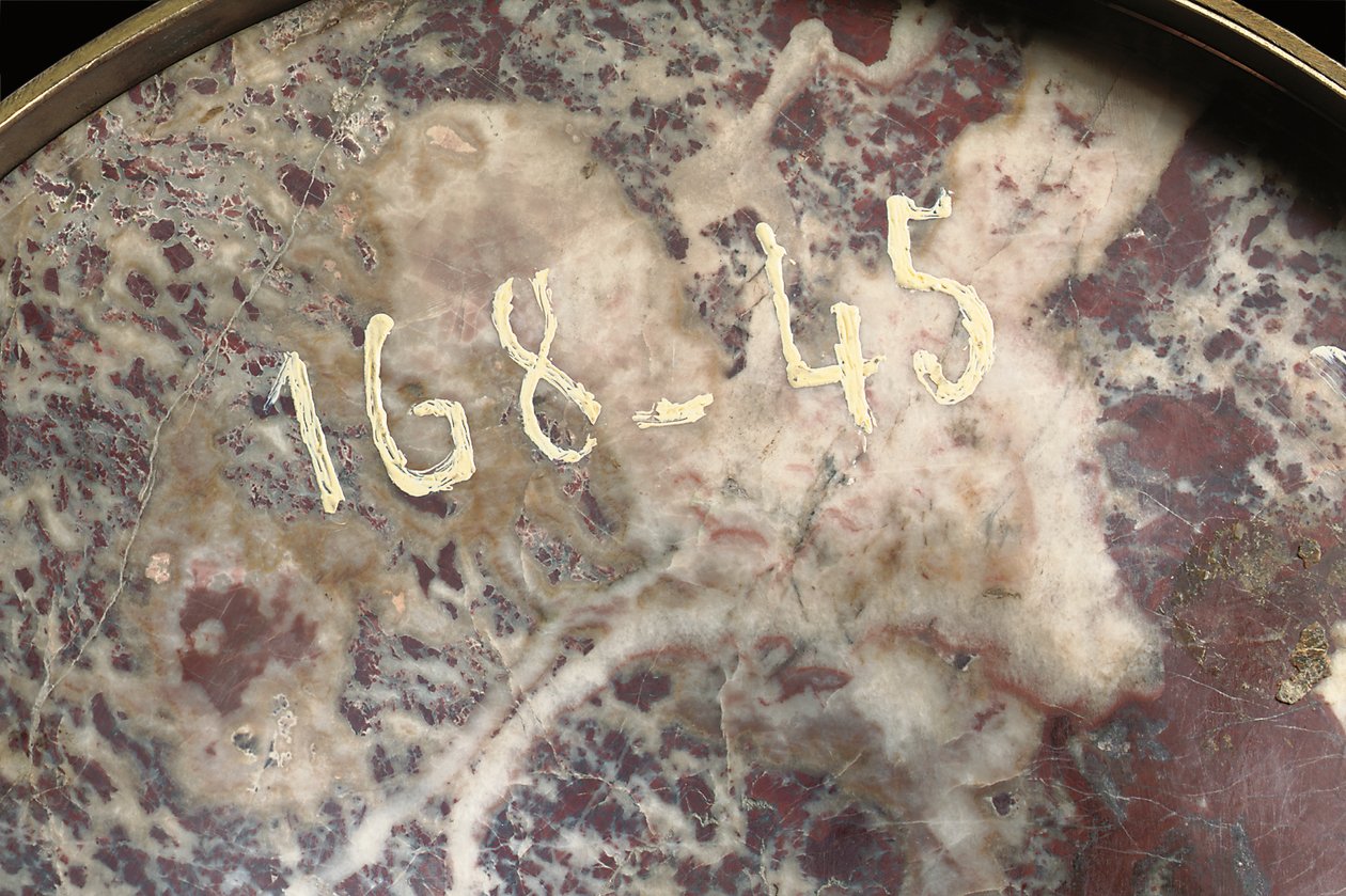 Detail van een van een paar vazen, ca. 1790 door School Russian