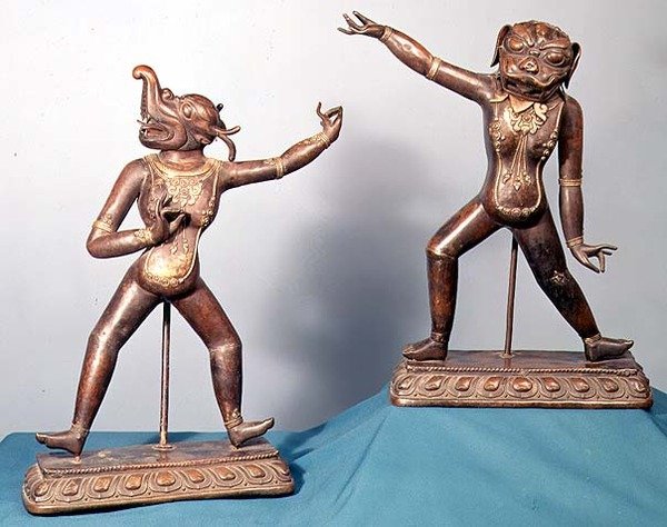 Twee figuren van Dakinis (brons) door School Tibetan