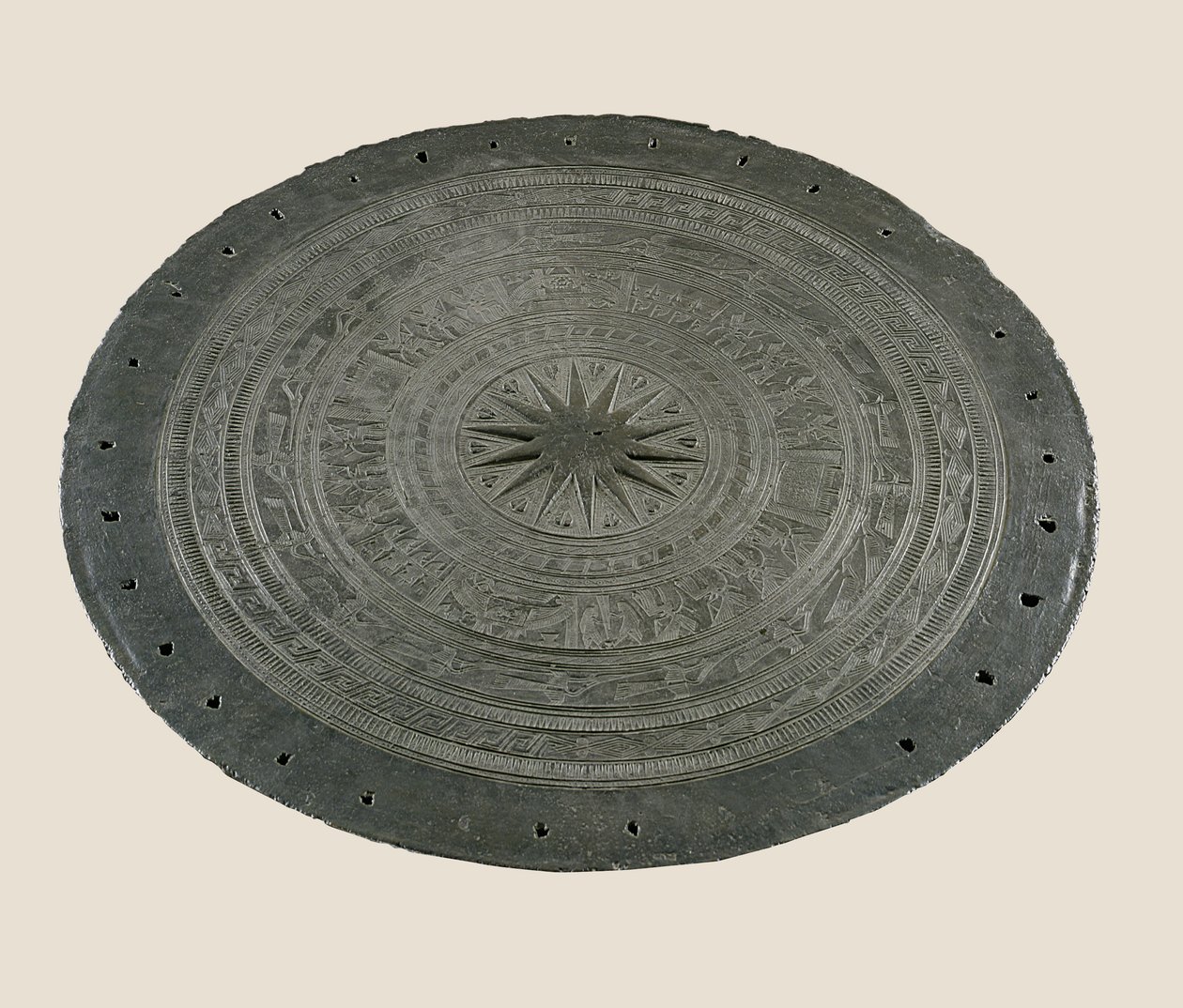 Detail van de bovenkant van Dong Son drum, 2e-1e eeuw BC (brons) door School Vietnamese