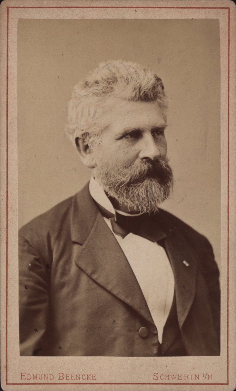Portret van de cellist en componist Georg Goltermann 1824-1898, ca. 1880 door Schwerin . Photo studio Edmund Behncke