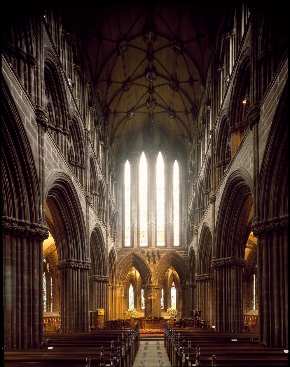 Gotische kunst: uitzicht op het interieur van de kathedraal van Glasgow. 12e eeuw. Schotland door Scottish School