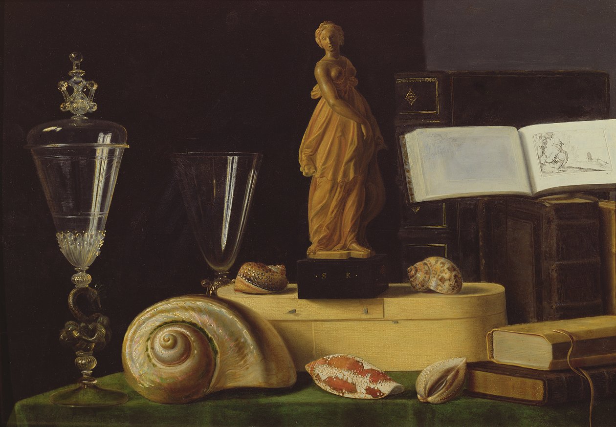 Stilleven met een beeldje en schelpen, ca. 1630 door Sebastian Stoskopff