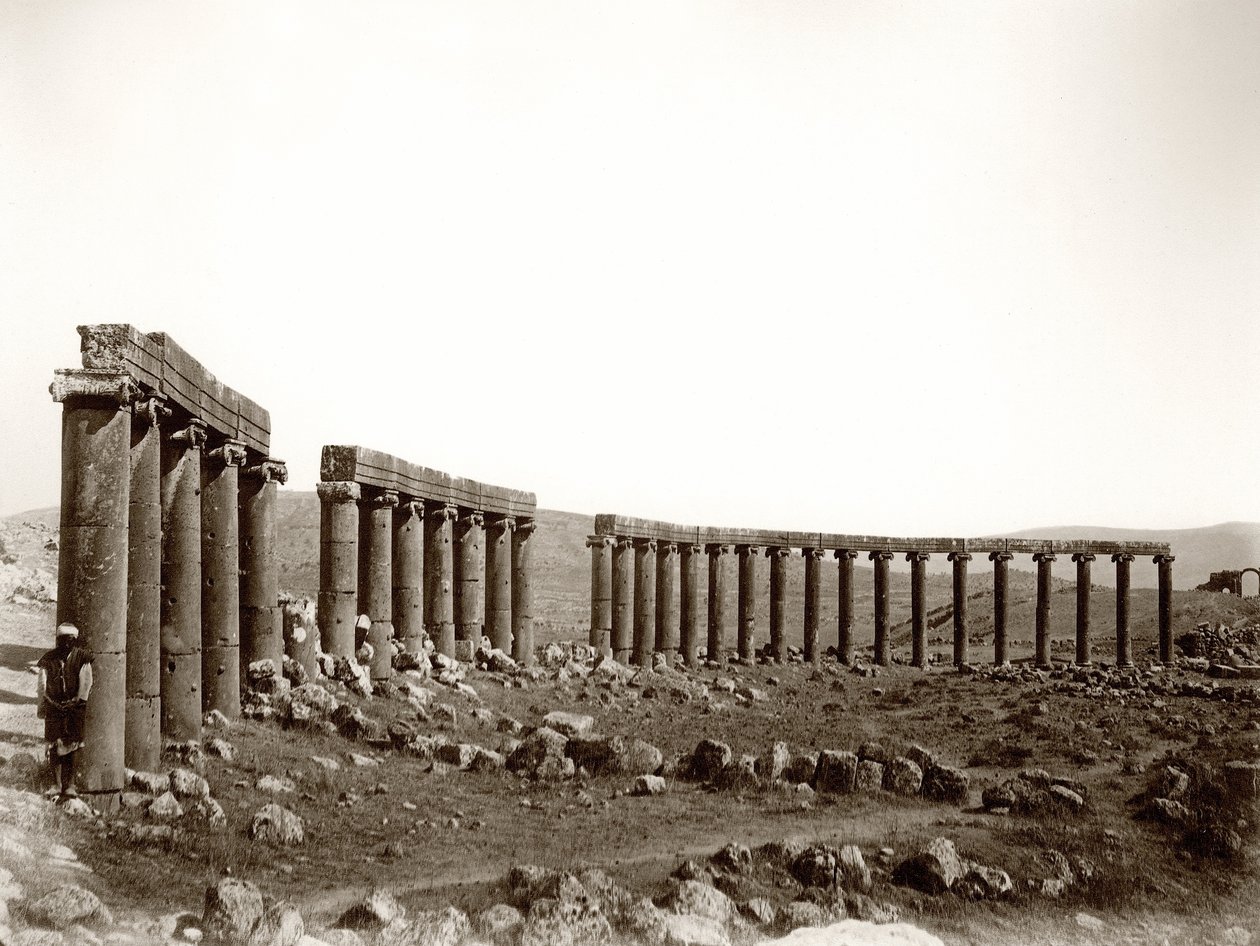 Het ovale zuilengalerij vanuit het noordwesten, Jerash, 1867 door Sergeant Henry Phillips