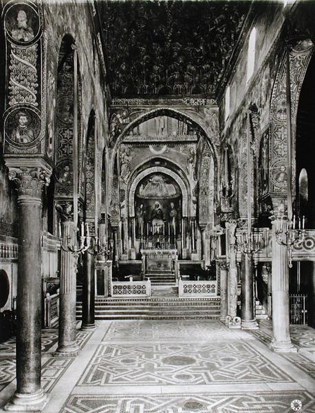 Interieur van het schip door Sicilian School