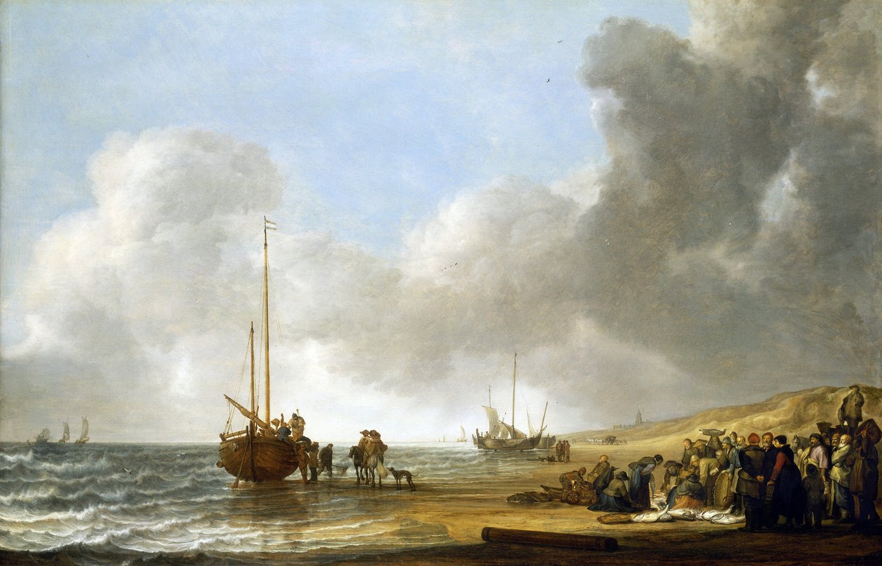Een scène op het strand van Scheveningen (Den Haag, Nederland), de zee aan de linkerkant en zandduinen aan de rechterkant, in het midden een vissersboot op zijn kiel en een groep vissers door Simon Jacobsz. Vlieger