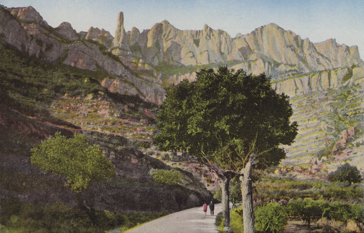 Montserrat: La muntanya des de la carretera de Monistrol; La Montana vanaf de weg naar Monistrol (gekleurde foto) door Spanish Photographer