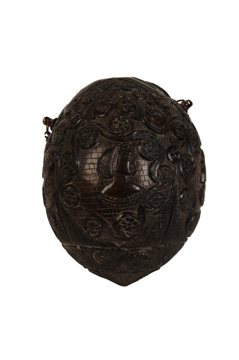 Gesneden kokosnoot poederfles boeman, Spaans Koloniaal, ca.1800 (kokosnoot) door Spanish School