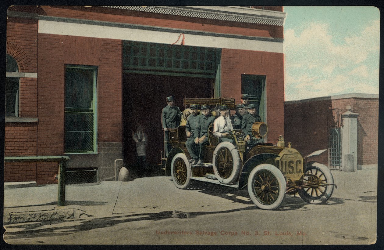Underwriters Salvage Corps door St. Louis News Company