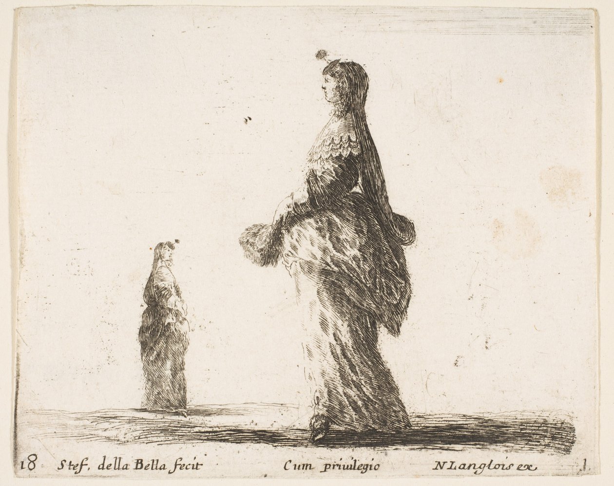 Plaat 18: een edelvrouw die naar links loopt met een gevederde waaier, een andere vrouw, ca. 1644-47 door Stefano della Bella