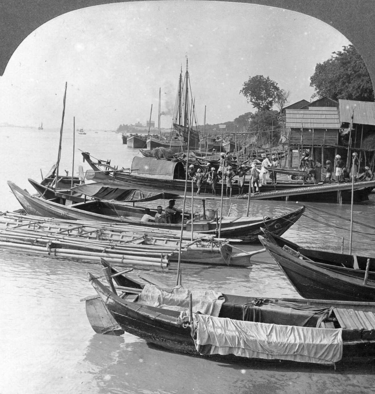 Kijkend naar de Irrawaddy-rivier, Rangoon, Birma, 1908 door Stereo Travel Co