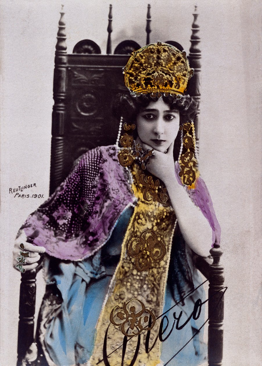 Portret van Caroline (La Belle) Otero (1868-1965), ansichtkaart met handtekening door Studio Reutlinger