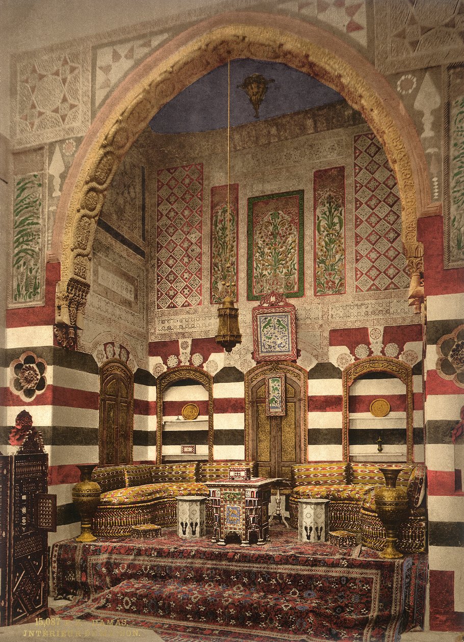 Interieur van een ontvangstruimte in een mooi huis, Damascus, ca. 1880-1900 door Swiss Photographer