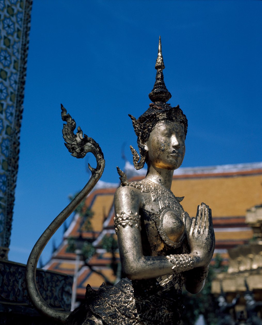 Detail van een kinnari door Thai School
